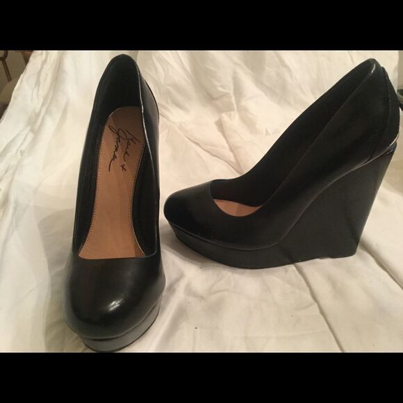 Mark&James  by BRADLEY MISCHKA Women's Wedge - Picture 1 of 8